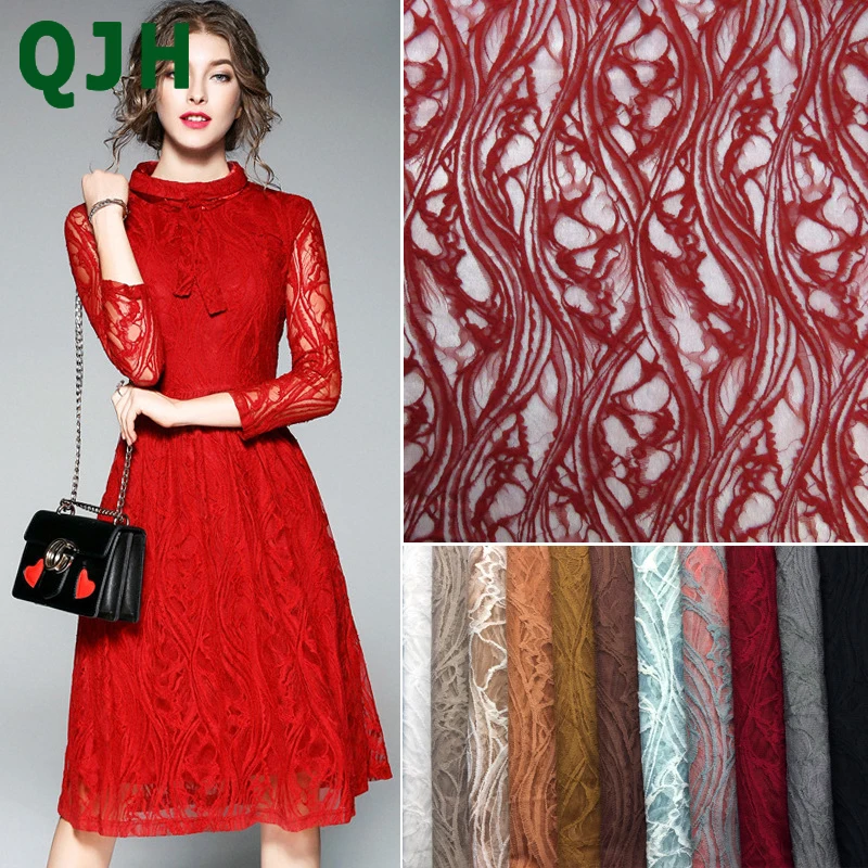 Latest popular design double-color skirt fabrics water wave pattern embroidery African lace fabric For wedding dress soft tulle
Latest popular design double-color skirt fabrics water wave pattern embroidery African lace fabric For wedding dress soft tulle