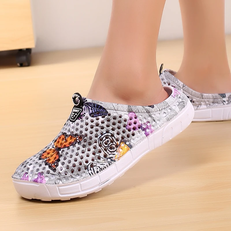 Women's Garden Sandals Breathable Beach Shoes Outdoor Wading Hollow-out Clogs Lightweight Girls Slippers Swimming Slipper 36-41
Women's Garden Sandals Breathable Beach Shoes Outdoor Wading Hollow-out Clogs Lightweight Girls Slippers Swimming Slipper 36-41
