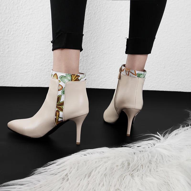 WETKISS Print Ankle Women Boots Pointed Toe Footwear High Heels Female Boot Zip Shoes Woman 2018 Winter Plus Size 33-47
WETKISS Print Ankle Women Boots Pointed Toe Footwear High Heels Female Boot Zip Shoes Woman 2018 Winter Plus Size 33-47
