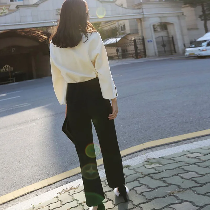 Spring 2018 Women Round Neck All-match Chamois Top Pullover Buttons Decorated Lady Blouse
Spring 2018 Women Round Neck All-match Chamois Top Pullover Buttons Decorated Lady Blouse