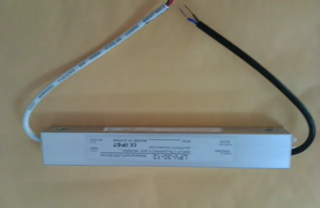 10pcs 30W 12V 2.5A Waterproof ip67 good quality outdoor Single Output Switching power supply LED DRIVER in box package AC TO DC
10pcs 30W 12V 2.5A Waterproof ip67 good quality outdoor Single Output Switching power supply LED DRIVER in box package AC TO DC