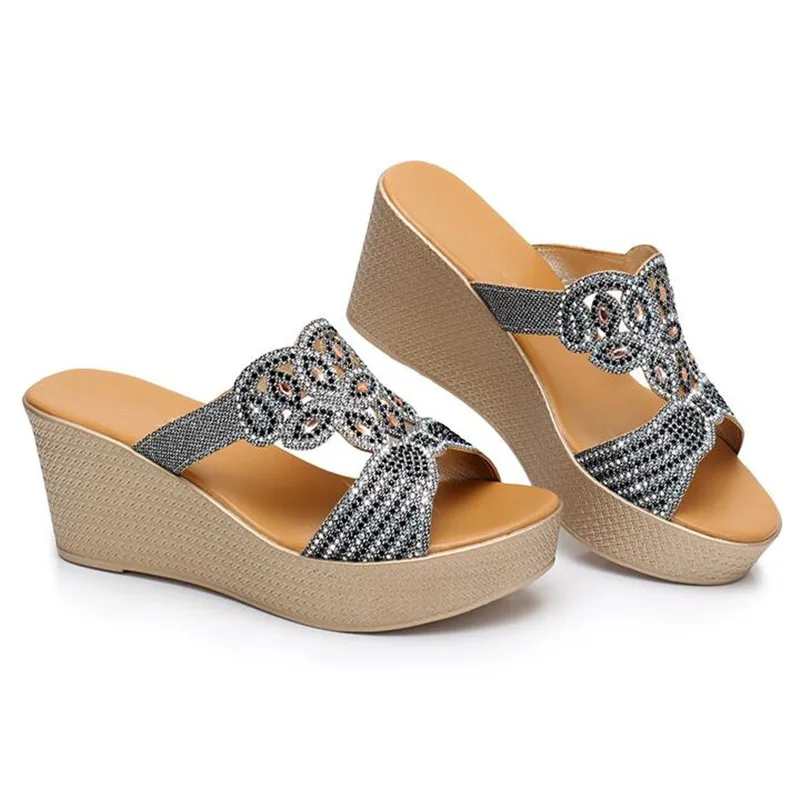 New Elegant Rhinestones Women Sandals 2019 Large Size Womens Fashion Sandals Wedges Shoes Non-slip Comfort Women Slippers
New Elegant Rhinestones Women Sandals 2019 Large Size Womens Fashion Sandals Wedges Shoes Non-slip Comfort Women Slippers