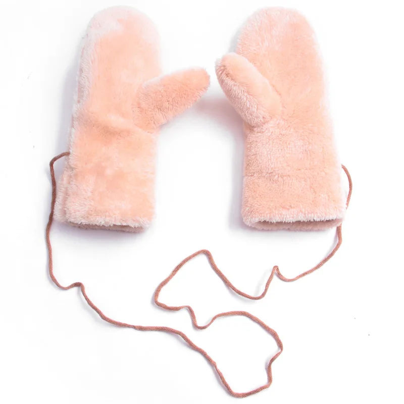 Winter neck hung gloves ms han edition students cute even refers to add hair thickening thermal faux suede gloves
Winter neck hung gloves ms han edition students cute even refers to add hair thickening thermal faux suede gloves