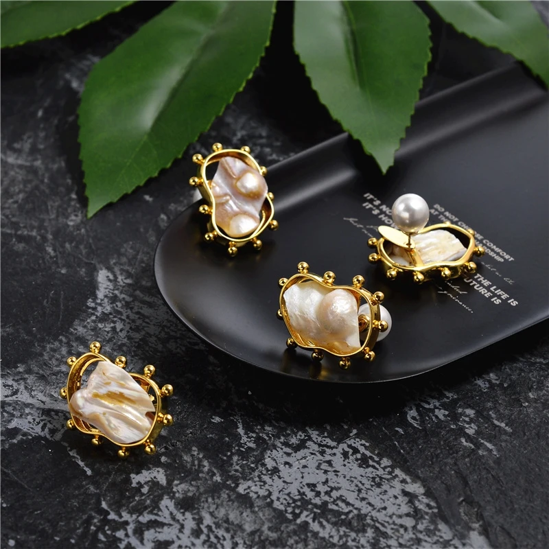European and American minority design Baroque irregular shaped pearl ear nail female ins retro exaggerated ear clip earrings
European and American minority design Baroque irregular shaped pearl ear nail female ins retro exaggerated ear clip earrings
