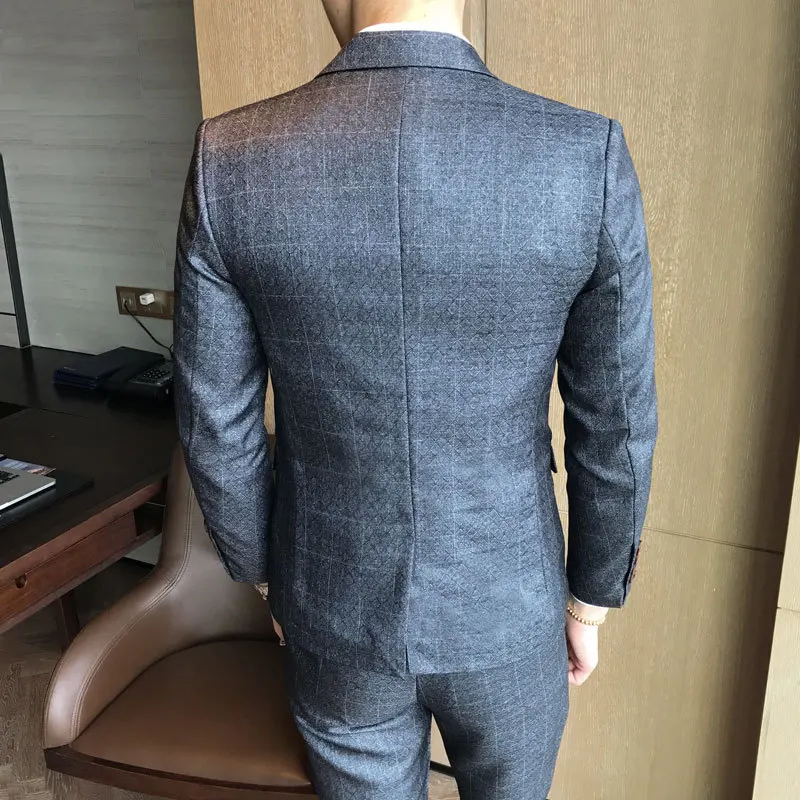 2020 men of the four seasons three-piece suits cultivate one's morality dark grey plaid suit wedding dress
2020 men of the four seasons three-piece suits cultivate one's morality dark grey plaid suit wedding dress