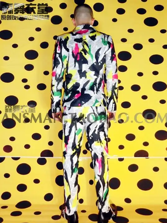 Men brand new fashion male DJ singer GD with the same paragraph white graffiti three-dimensional printing high-end suit costumes
Men brand new fashion male DJ singer GD with the same paragraph white graffiti three-dimensional printing high-end suit costumes