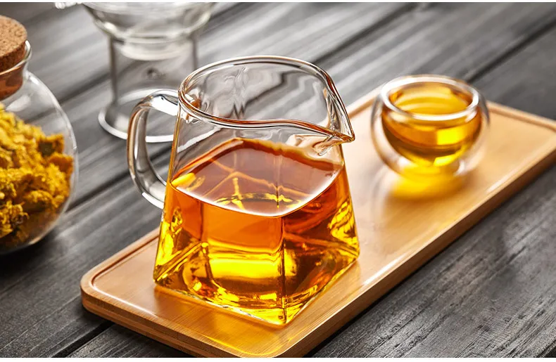 Heat-resisting clear glass fair cup cha hai gongdao bei handmade chinese kung fu tea cups tea pitcher with handle teaware
Heat-resisting clear glass fair cup cha hai gongdao bei handmade chinese kung fu tea cups tea pitcher with handle teaware