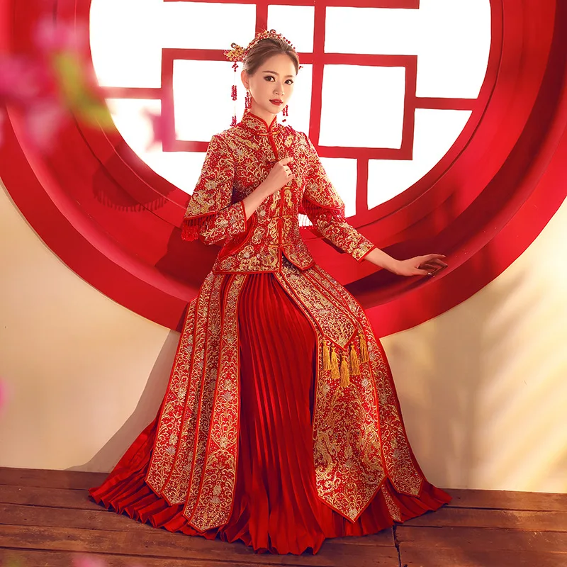 China Style wedding dress Bridal Gown Embroidery cheongsam Elegant toast suits Overseas Traditional bride Qipao Dresses womens
China Style wedding dress Bridal Gown Embroidery cheongsam Elegant toast suits Overseas Traditional bride Qipao Dresses womens