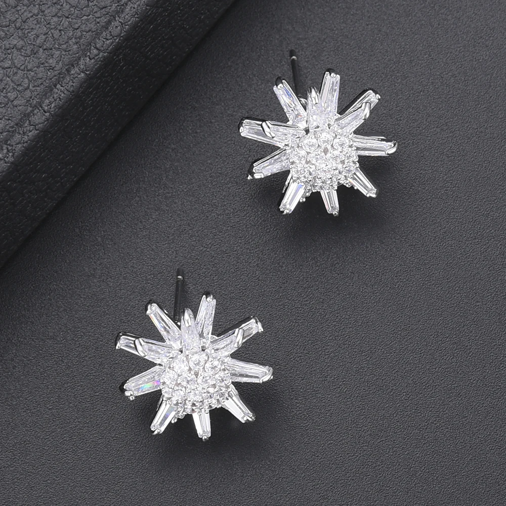 SISCATHY Hot Trendy Cubic Zirconia Fireworks Daisy Flower Stud Earrings for Women Fashion Jewelry Wedding Bridal Brincos Femme
SISCATHY Hot Trendy Cubic Zirconia Fireworks Daisy Flower Stud Earrings for Women Fashion Jewelry Wedding Bridal Brincos Femme