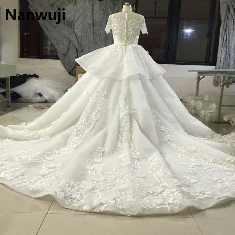 2016 Real Photos Gorgeous Luxury Wedding Dresses Vestido De Noiva Luxury Cathedral Train Ball Gown Wedding Dresses
2016 Real Photos Gorgeous Luxury Wedding Dresses Vestido De Noiva Luxury Cathedral Train Ball Gown Wedding Dresses