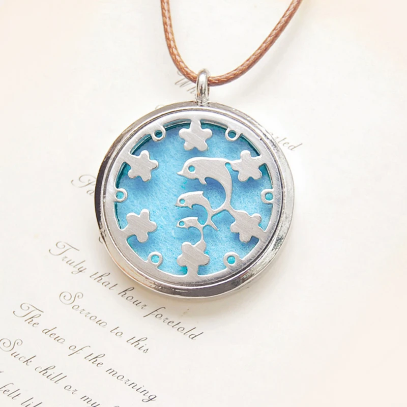Fresh Summer Ocean Wind Dolphin Spray Pierced Perfume Oil Necklace Manufacturers Direct Sales
Fresh Summer Ocean Wind Dolphin Spray Pierced Perfume Oil Necklace Manufacturers Direct Sales