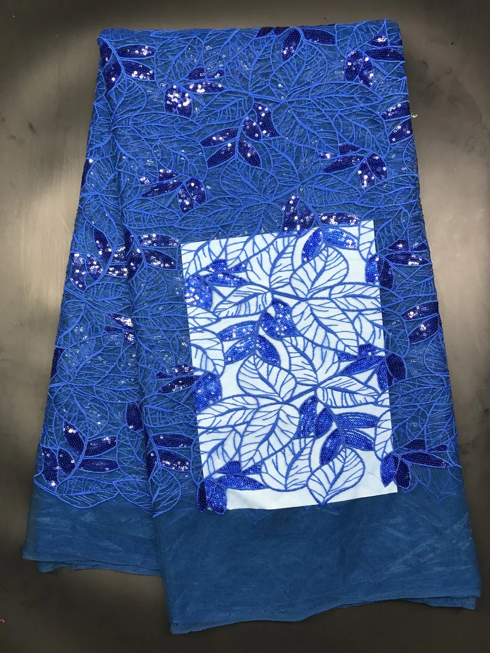 Modern design royal blue French lace African sequins embroidery tulle lace fabric for fashion evening dress ZJH009
Modern design royal blue French lace African sequins embroidery tulle lace fabric for fashion evening dress ZJH009