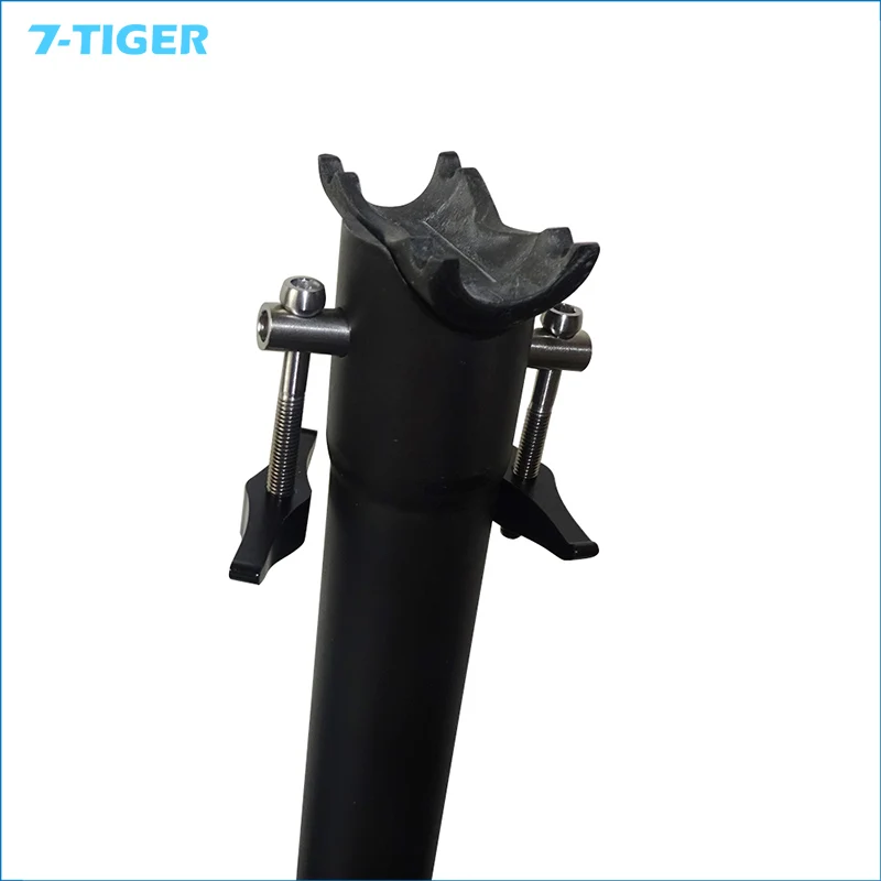 UD light carbon fibre mtb bike seatpost bicycle seat post 31.6/27.2/30.8*300/350/400mm with Titanium screws
UD light carbon fibre mtb bike seatpost bicycle seat post 31.6/27.2/30.8*300/350/400mm with Titanium screws