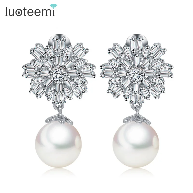 LUOTEEMI Stock Fashion White Gold Color Ladies Elegant CZ Crystal Flower With White Round Simulated-Pearl Earrings Designs
LUOTEEMI Stock Fashion White Gold Color Ladies Elegant CZ Crystal Flower With White Round Simulated-Pearl Earrings Designs