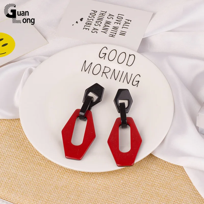 Guanlong Vintage Fashion Resin Earrings for Women Big Long Geometric Red Acrylic Drop Earring for Girls Elegant Wedding Jewelry
Guanlong Vintage Fashion Resin Earrings for Women Big Long Geometric Red Acrylic Drop Earring for Girls Elegant Wedding Jewelry