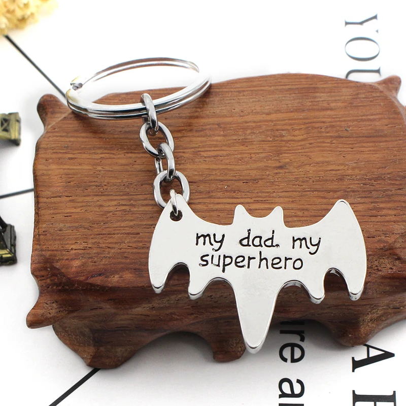 HUMANO FINO 2021 New Simple Fashion Letter My Dad My Super hero Bat Shape Keychain For Men Child Fatherday Power Gift
HUMANO FINO 2021 New Simple Fashion Letter My Dad My Super hero Bat Shape Keychain For Men Child Fatherday Power Gift