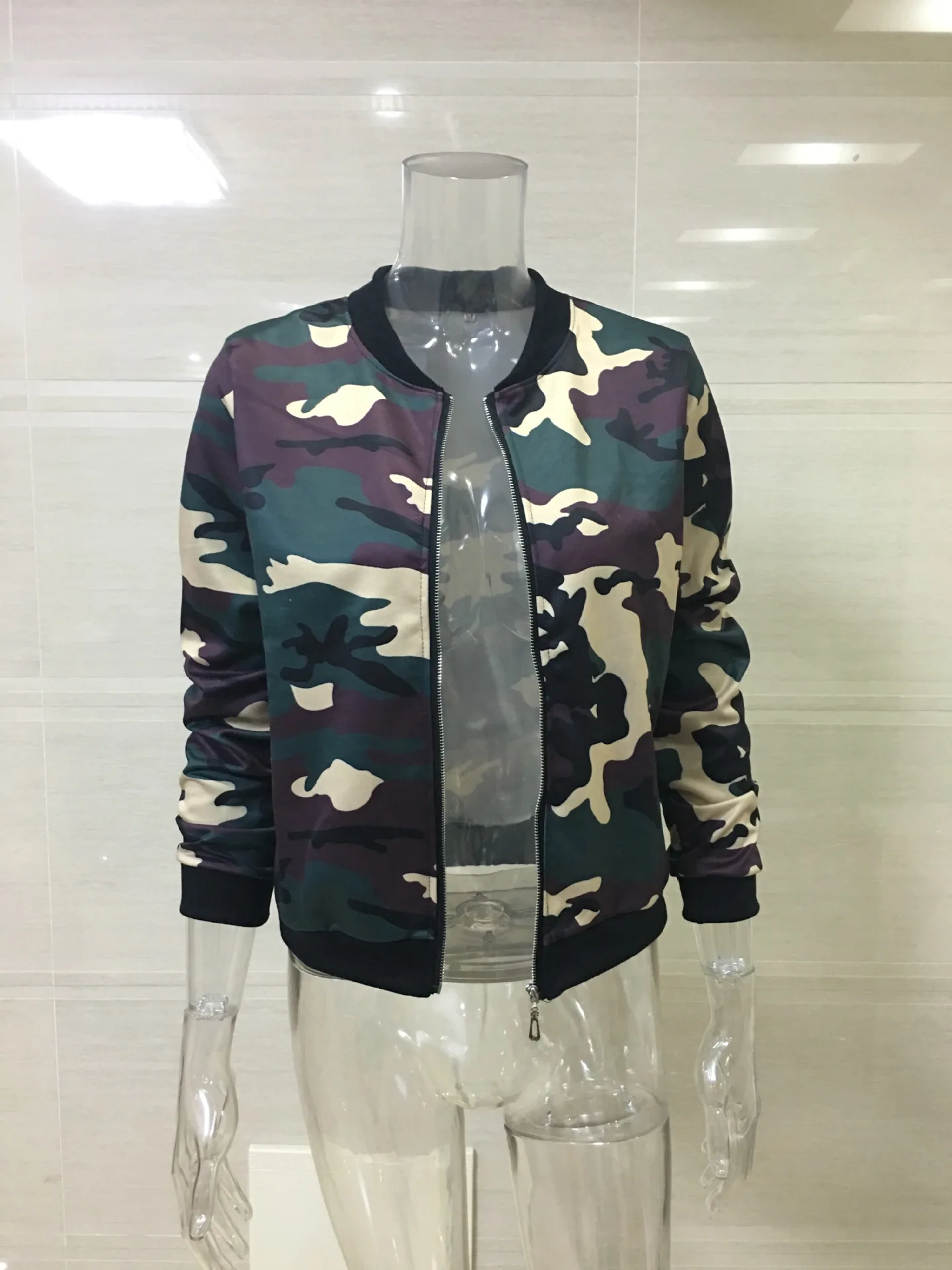 Hirigin 2017 Autumn Women Military Jackets Camouflage Parka Jacket Long Sleeve Slim Outwear Zipper O-Neck Style Women Jackets
Hirigin 2017 Autumn Women Military Jackets Camouflage Parka Jacket Long Sleeve Slim Outwear Zipper O-Neck Style Women Jackets