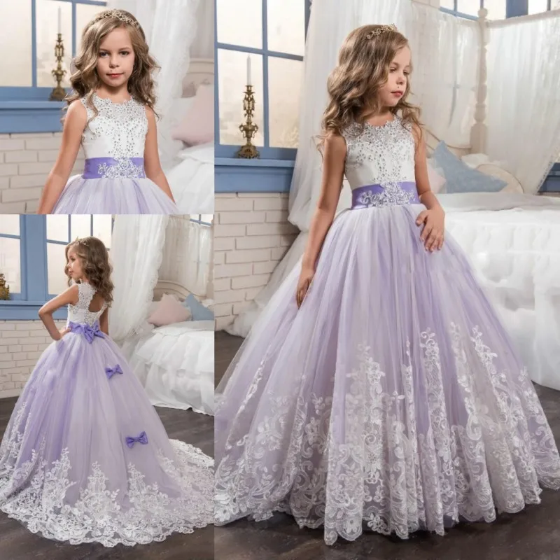 2019 Beautiful Lanvender and White Flower Girls Dresses Beaded Lace Appliqued Bows Pageant Gowns for Kids Wedding Party Wear
2019 Beautiful Lanvender and White Flower Girls Dresses Beaded Lace Appliqued Bows Pageant Gowns for Kids Wedding Party Wear