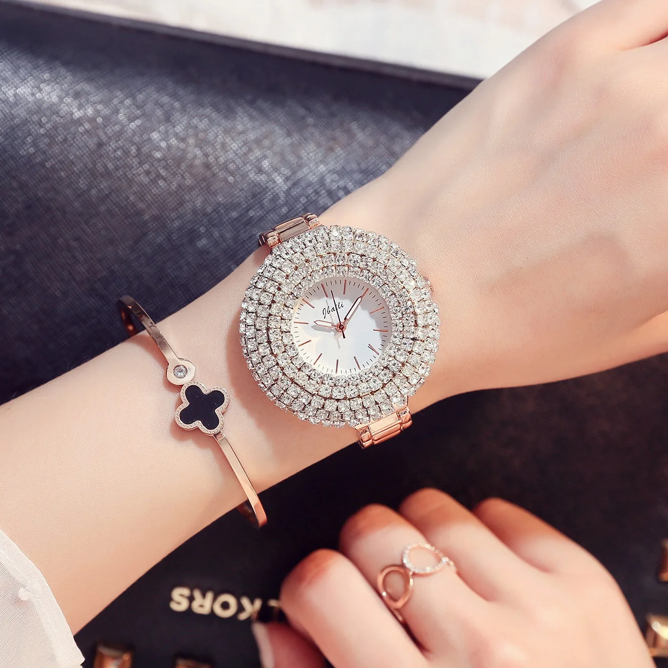 Luxury Watches Women Dress Quartz Wristwatch relogio feminino Rhinestone Crystal Bracelet Clock montre femme Lady Jewelry Gifts
Luxury Watches Women Dress Quartz Wristwatch relogio feminino Rhinestone Crystal Bracelet Clock montre femme Lady Jewelry Gifts