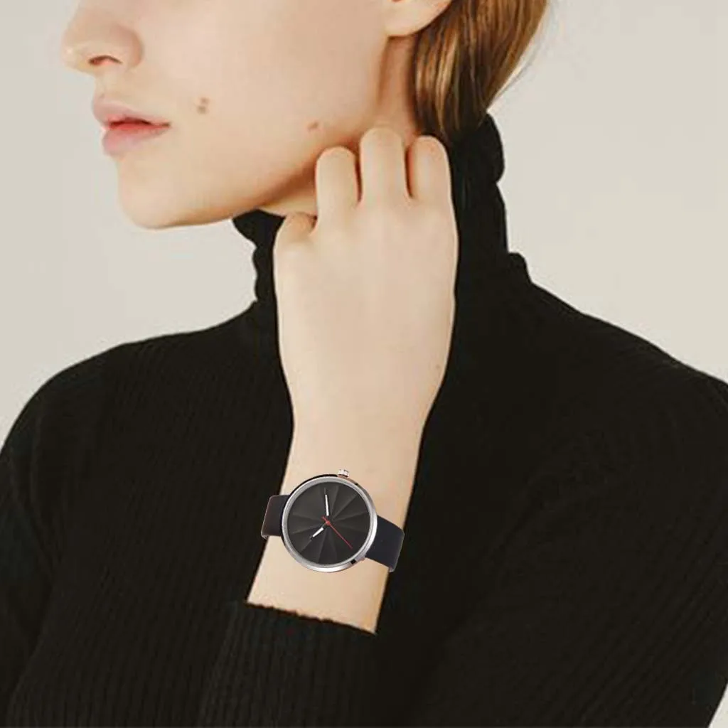 Luxury Women Watches Fashion Simple Casual Without Scale Stereo Leather Belt Ladies Quartz Watch Female Dress Wristwatch Z604
Luxury Women Watches Fashion Simple Casual Without Scale Stereo Leather Belt Ladies Quartz Watch Female Dress Wristwatch Z604