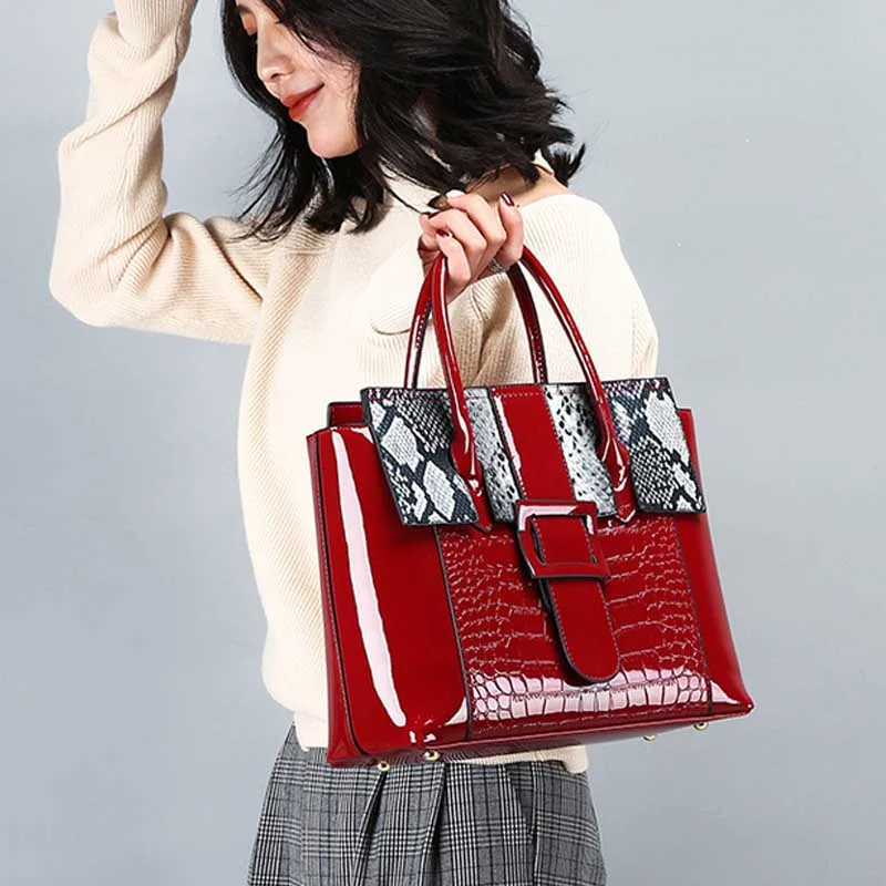 2019 new PU leather mirror snake female handbag fashion wild lady Messenger bag GXG34
2019 new PU leather mirror snake female handbag fashion wild lady Messenger bag GXG34