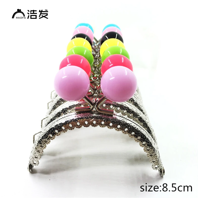 8.5cm Candy Head Kiss Clasp Clutch & Bag Frames ARC Embossing Metal Purse Frame Silver DIY Hand Sewing Coin Purse Frames 10pcs
8.5cm Candy Head Kiss Clasp Clutch & Bag Frames ARC Embossing Metal Purse Frame Silver DIY Hand Sewing Coin Purse Frames 10pcs