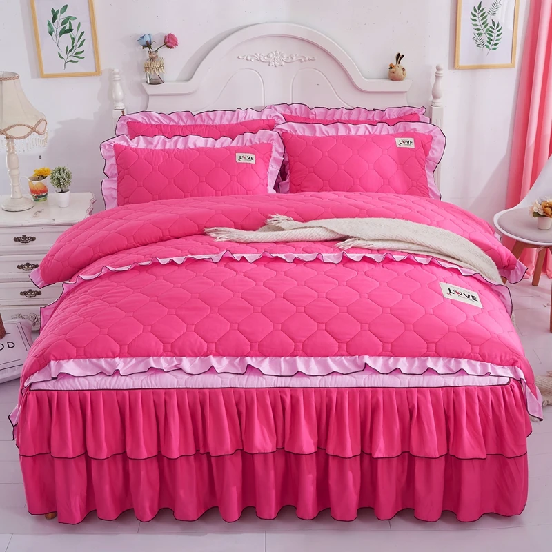 4Pcs Double quilted quilting lace luxury bedding sets queen king size duvet cover set bed skirt set pillowcase bedclothes
4Pcs Double quilted quilting lace luxury bedding sets queen king size duvet cover set bed skirt set pillowcase bedclothes