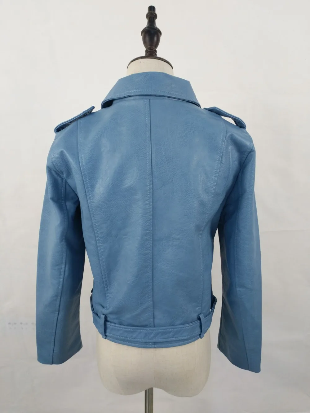 2017 fashion European and American zipper short section motorcycle leather ladies washed leather jacket fashion ladies jacket
2017 fashion European and American zipper short section motorcycle leather ladies washed leather jacket fashion ladies jacket