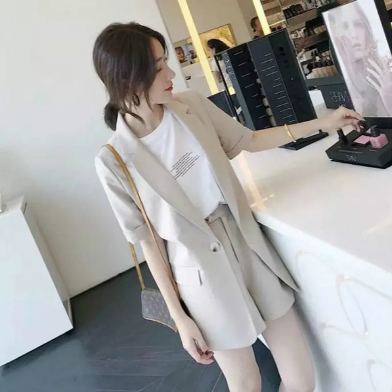 Women's suit summer 2019 new two-piece solid color long paragraph large size suit temperament shorts wild women's clothing
Women's suit summer 2019 new two-piece solid color long paragraph large size suit temperament shorts wild women's clothing