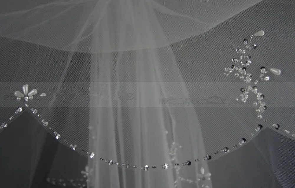 2 Layers white Ivory Beading Sequines Elbow Length Satin Edge Wedding Bridal Veil with Comb
2 Layers white Ivory Beading Sequines Elbow Length Satin Edge Wedding Bridal Veil with Comb