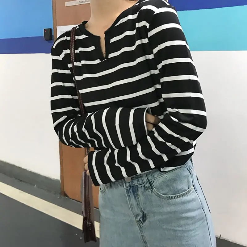 Women T-shirts Classic Cotton Striped Color Winter T-Shirt Women V-neck Casual Full Sleeve T-shirt
Women T-shirts Classic Cotton Striped Color Winter T-Shirt Women V-neck Casual Full Sleeve T-shirt