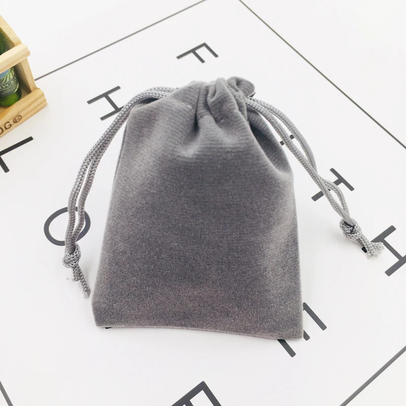 Wholesale 50pcs Gray Velvet Bags Jewelry Pouches Wedding Candy Velvet Gift Bags 7x9cm For Necklace Bracelet Earring Rings
Wholesale 50pcs Gray Velvet Bags Jewelry Pouches Wedding Candy Velvet Gift Bags 7x9cm For Necklace Bracelet Earring Rings