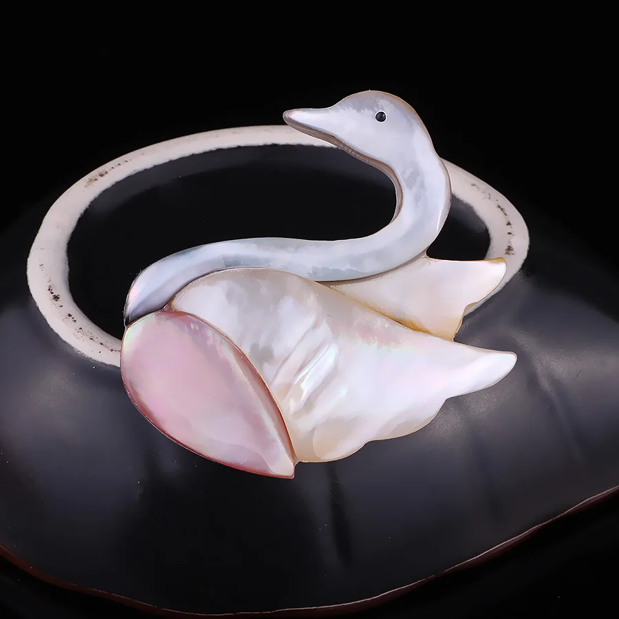 FARLENA Jewelry Elegant Swan Brooches Pins for Women Dress Suit Accessory Fashion Natural Pink Shell Animal Brooch
FARLENA Jewelry Elegant Swan Brooches Pins for Women Dress Suit Accessory Fashion Natural Pink Shell Animal Brooch