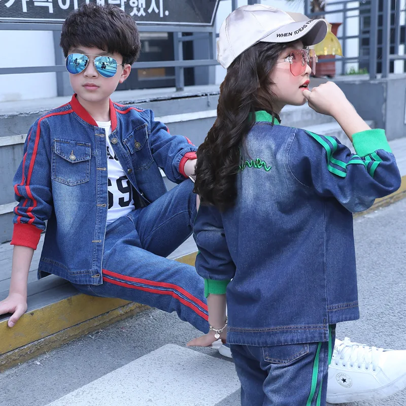 Children's wear spring and autumn suit 2019 new version, children's jeans suit, long sleeves, two pieces of casual clothes.
Children's wear spring and autumn suit 2019 new version, children's jeans suit, long sleeves, two pieces of casual clothes.