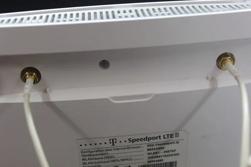 Unlocked Huawei B593 B593s-12 Plus Antenna 4G LTE 150Mbps CPE Router with Sim CardSlot 4G LTE WiFi Router with 4 Lan Port PKB310
Unlocked Huawei B593 B593s-12 Plus Antenna 4G LTE 150Mbps CPE Router with Sim CardSlot 4G LTE WiFi Router with 4 Lan Port PKB310