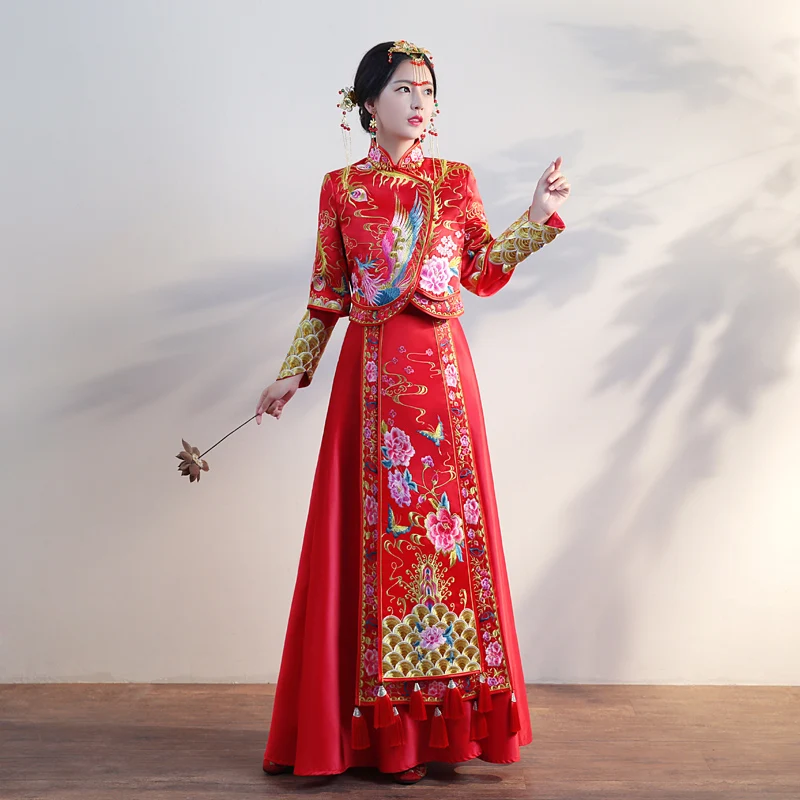 Chinese Red clothing show autumn bride wedding gown dress female Fashion pattern Phoenix butterfly flower Suzhou embroidery Wear
Chinese Red clothing show autumn bride wedding gown dress female Fashion pattern Phoenix butterfly flower Suzhou embroidery Wear