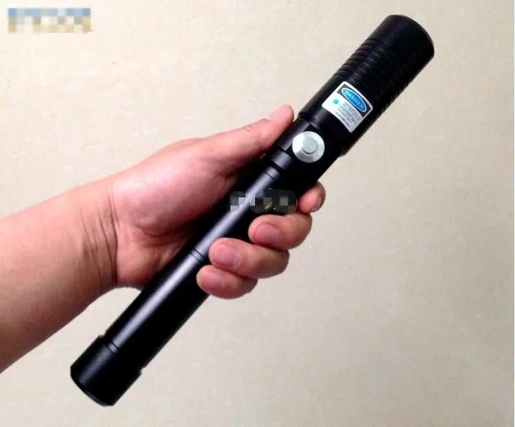 Strong 450nm 1000w 1000000m Blue Laser Pointer Pen High Power Military Beam Visible Burn Tactical light cigarette Burn dry wood
Strong 450nm 1000w 1000000m Blue Laser Pointer Pen High Power Military Beam Visible Burn Tactical light cigarette Burn dry wood