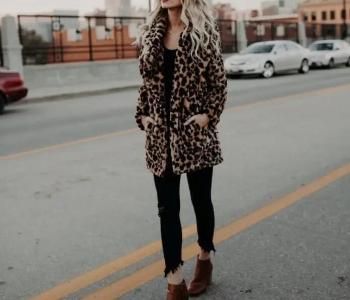 Women Faux Fur coat Winter Warm Fashion Leopard Fashion Female Streewear Long Pocket Jacket High quality Luxury
Women Faux Fur coat Winter Warm Fashion Leopard Fashion Female Streewear Long Pocket Jacket High quality Luxury