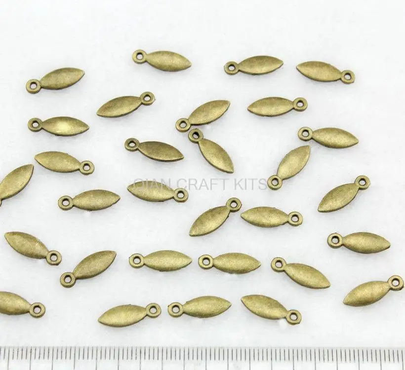 200pcs 15*6mm leaf tree leaves autumn fall sign antique bronze zinc alloy pendents charm drops DIY for Jewelry Making
200pcs 15*6mm leaf tree leaves autumn fall sign antique bronze zinc alloy pendents charm drops DIY for Jewelry Making