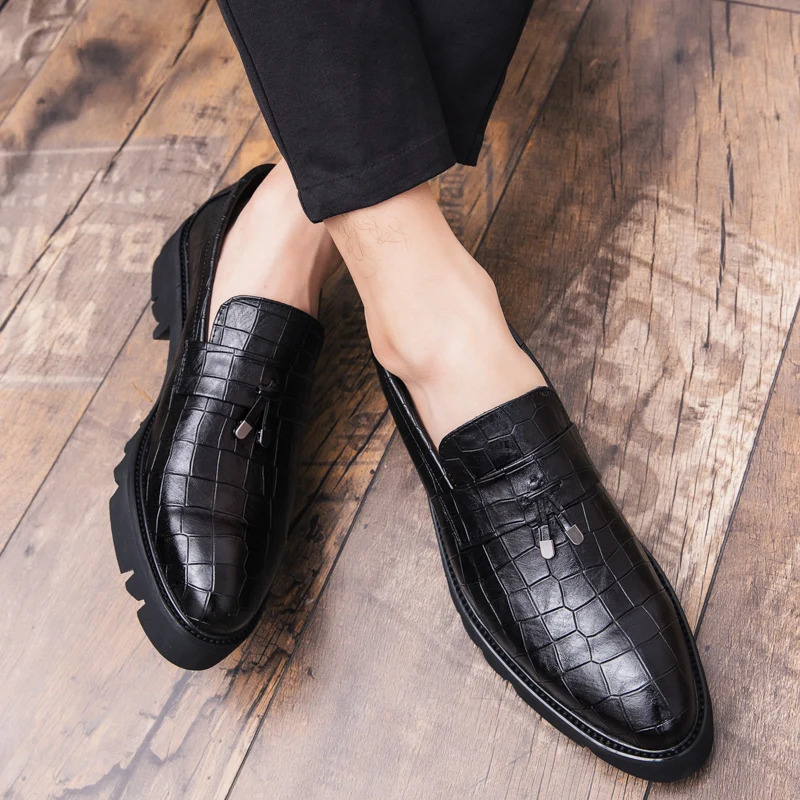 Leather Men Shoes outdoor Fashion high Quality Men Flats Male Casual Shoes summer breathable slip on Classic Sneakers shoes L5
Leather Men Shoes outdoor Fashion high Quality Men Flats Male Casual Shoes summer breathable slip on Classic Sneakers shoes L5