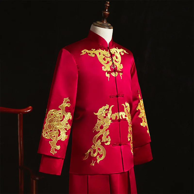 New Groom Vintage Loose Cheongsam Traditional Chinese Wedding Gown Satin Qipao Embroidery Dragon Costume Vestido Oriental Mens
New Groom Vintage Loose Cheongsam Traditional Chinese Wedding Gown Satin Qipao Embroidery Dragon Costume Vestido Oriental Mens