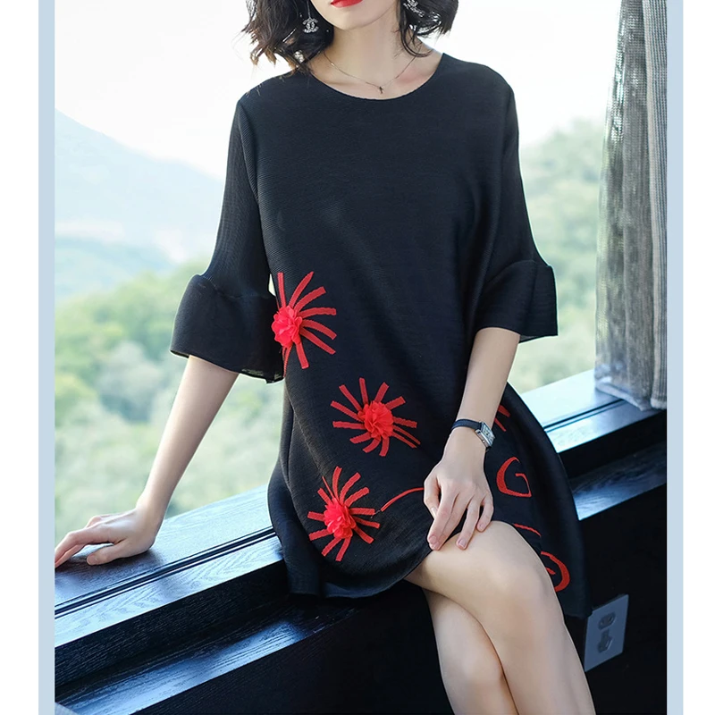 Changpleat 2018 summer loose women T-shirt Miyak Pleated O-neck Large Size Solid Flare Sleeve Female T-shirts Fashion Tide T5869 | Женская