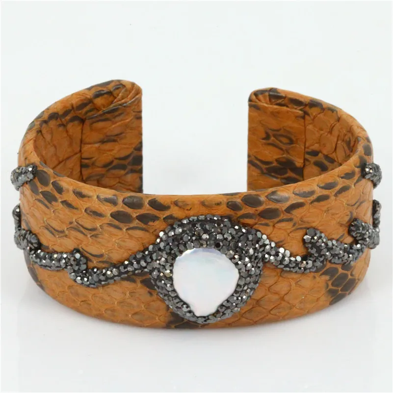 Cuff Bangle 2017 Fashion Women Snakeskin Bracelet Gift Wristband Jewelry Natural Shell Charms Mixed Color Cuff Bangle
Cuff Bangle 2017 Fashion Women Snakeskin Bracelet Gift Wristband Jewelry Natural Shell Charms Mixed Color Cuff Bangle