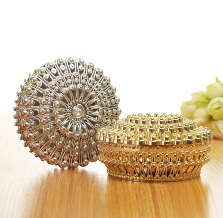 150pcs Luxury Golden Silver Peacock Round Candy Box Treasure Chest Wedding Favor Box Party Supplies SN1865
150pcs Luxury Golden Silver Peacock Round Candy Box Treasure Chest Wedding Favor Box Party Supplies SN1865