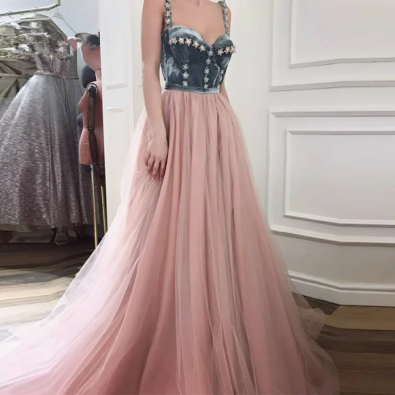 Elegant Evening Dresses A-line Spaghetti Straps Tulle Beaded Crystals Islamic Dubai Kaftan Saudi Arabic Long Evening Gown
Elegant Evening Dresses A-line Spaghetti Straps Tulle Beaded Crystals Islamic Dubai Kaftan Saudi Arabic Long Evening Gown