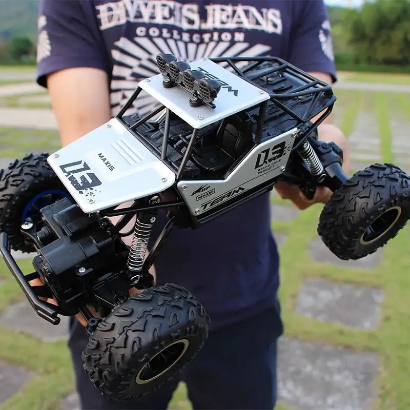 New 1:12 4WD RC Cars Updated Version 2.4G Radio Control RC Cars Toys Buggy High speed Trucks Off-Road Trucks Toys for Children
New 1:12 4WD RC Cars Updated Version 2.4G Radio Control RC Cars Toys Buggy High speed Trucks Off-Road Trucks Toys for Children