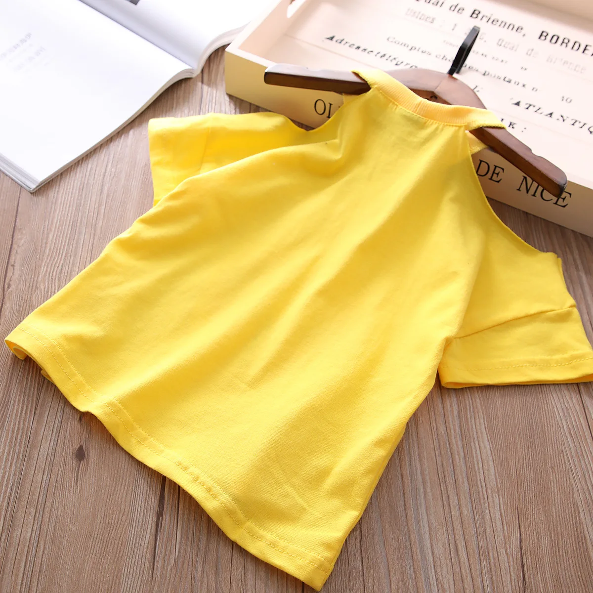 MESOLO Will the new summer 2019 girls strapless short sleeve T-shirt coat N3250 children render unlined upper garment
MESOLO Will the new summer 2019 girls strapless short sleeve T-shirt coat N3250 children render unlined upper garment