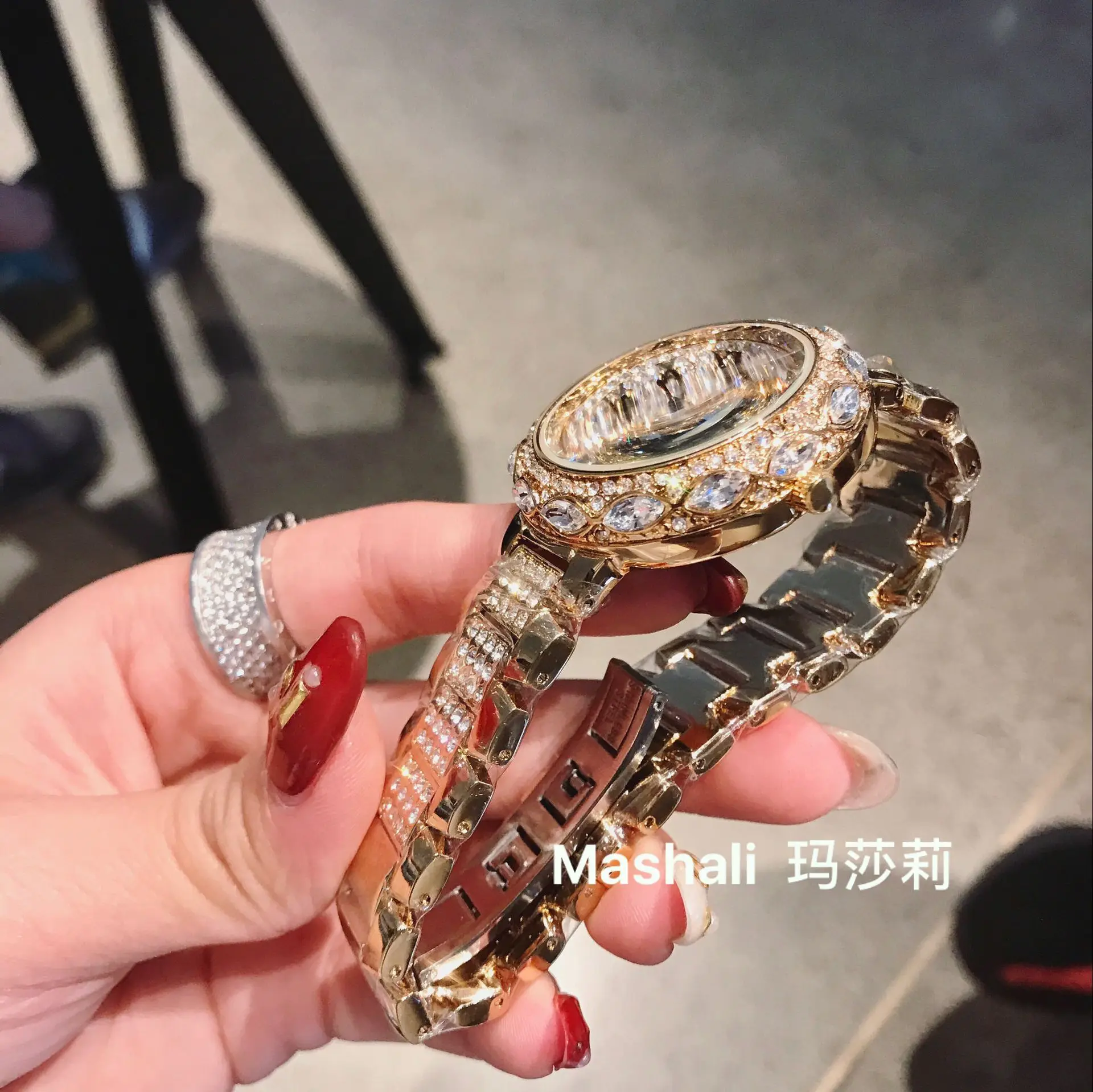 Women Quartz Watch Fashion Bling Casual Ladies Watch Female Quartz Gold Watch Crystal Diamond Leopard For Women Clock
Women Quartz Watch Fashion Bling Casual Ladies Watch Female Quartz Gold Watch Crystal Diamond Leopard For Women Clock