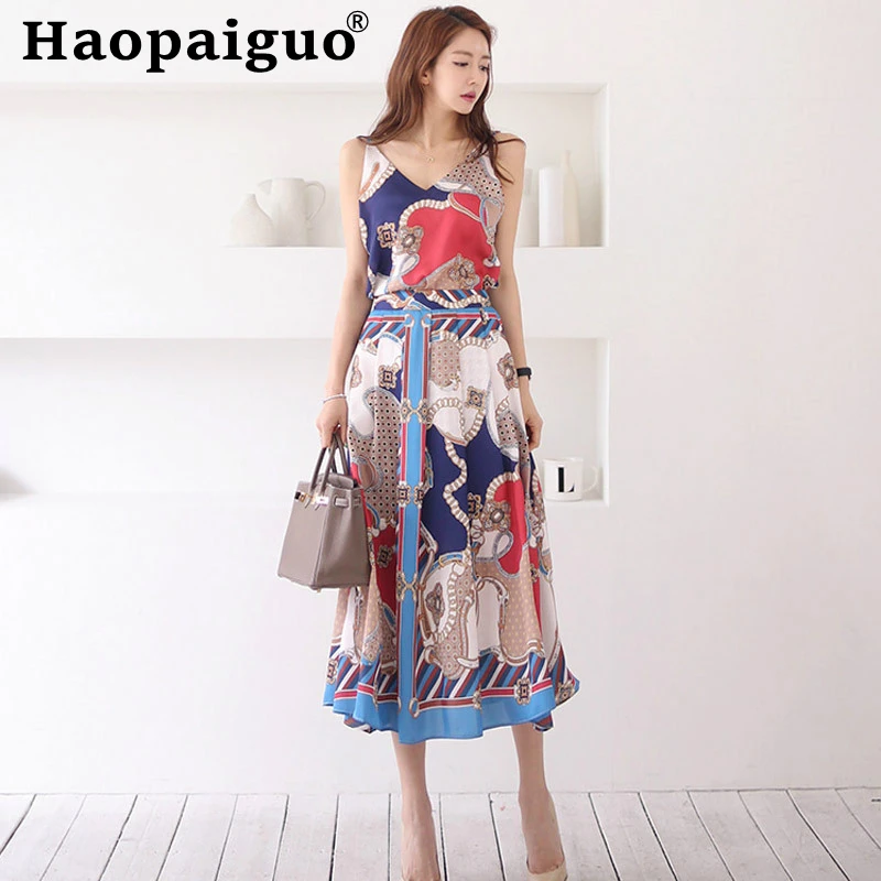 Plus Size 2019 Summer Print Elegant 2 Piece Set Sleeveless Spaghetti Strap Blouse and Big Swing Midi Skirt Korean Two Piece Set
Plus Size 2019 Summer Print Elegant 2 Piece Set Sleeveless Spaghetti Strap Blouse and Big Swing Midi Skirt Korean Two Piece Set