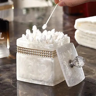 Luxurious White Square Toothpick Storage Box with Crystal Rhinestone Round Cotton swab box Cover Home Accessories
Luxurious White Square Toothpick Storage Box with Crystal Rhinestone Round Cotton swab box Cover Home Accessories
